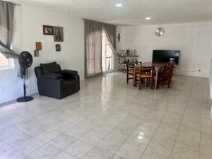 Casa en Venta en Jardín Real Zapopan