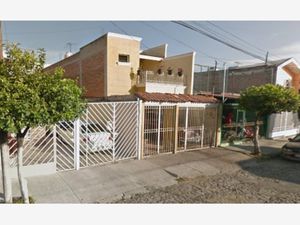 Casa en venta en Álvaro Carrillo, San Miguel de Huentitán, Guadalajara,  Guadalajara, Jal., 44300.