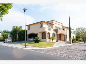 Casa en Venta en El Campanario Querétaro