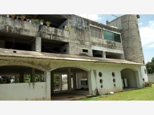 Edificio en Renta en Paso Real de la Victoria Centro