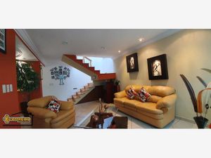 Casa en Venta en Los Emperadores Naucalpan de Juárez