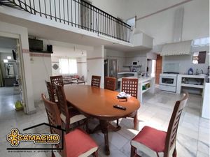 Casa en Venta en El Paraje Texcal Jiutepec