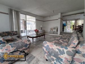 Casa en Venta en El Paraje Texcal Jiutepec