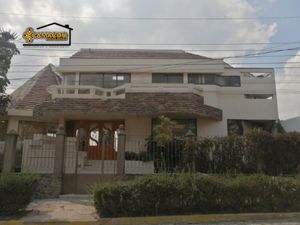 Casa en Venta en Lomas del Marmol Puebla
