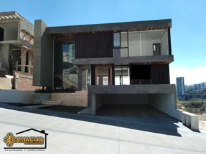 Casa en Venta en Bosque Real Huixquilucan