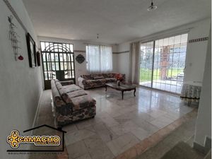 Casa en Venta en El Paraje Texcal Jiutepec