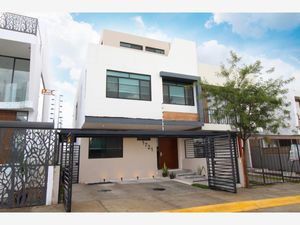 Casa en Venta en Solares Zapopan