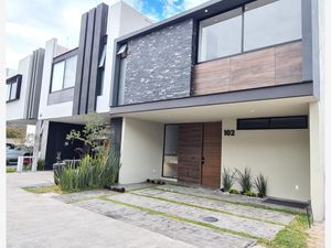 Casa en Venta en Arbolada Bosques de Santa Anita Tlajomulco de Zúñiga