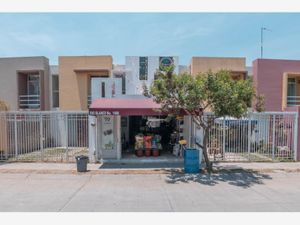 Casa en venta en Parques de Tesistán, Zapopan, Jalisco, 45200.