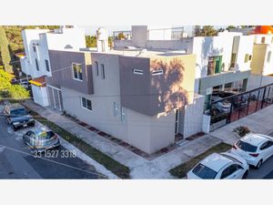 Casa en Venta en Colinas del Rey Zapopan