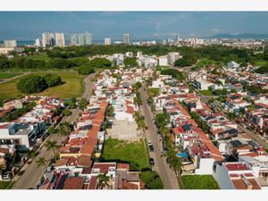 Casa en Venta en Residencial Fluvial Vallarta Puerto Vallarta