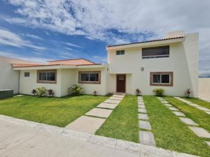 Casa en Venta en Club de Golf Santa Fe Xochitepec