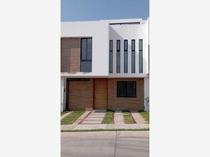 Casa en Venta en Valle Imperial Zapopan