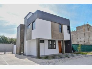 Casa en Venta en Valle Imperial Zapopan