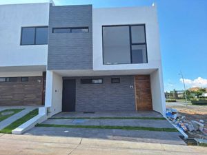 Casa en Venta en Valle Imperial Zapopan