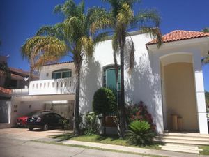 Casa en Venta en Parque Regency Zapopan