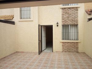 Casa en Venta en Jardines Del Valle Zapopan