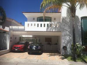 Casa en Venta en Parque Regency Zapopan