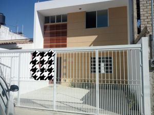 Casa en Venta en Jardines Del Valle Zapopan