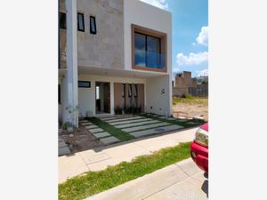 Casa en Venta en Real de Valdepeñas Zapopan