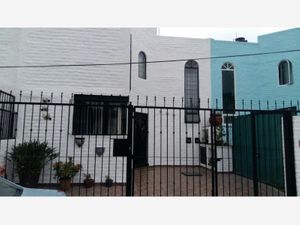 Casa en Venta en Jardines Del Valle Zapopan