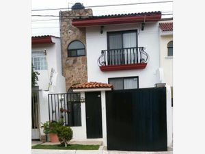 Casa en Venta en Colinas del Rey Zapopan