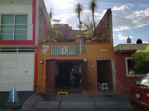 Casa en venta en Calle Volcán Villarrica, Huentitán El Bajo, Guadalajara,  Guadalajara, Jal., 44250.