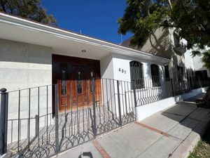 Casa en venta en Ejército Republicano 121, Carretas, 76050 Santiago de  Querétaro, Qro., México. Parroquia De Nuestra Señora Del Perpetuo Socorro.,  Sushi Itto Acueducto, Casa Internacional