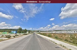 Macrolote comercial de 8,800 m2 sobre avenida, en preventa Querétaro.