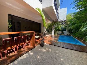 Casa con alberca privada, area de tv, en venta, Selvamar, Playa del carmen.