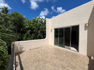 Casa con terraza, jardín y alberca privada, en venta, Villa Magna, Cancun.