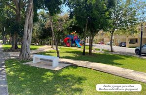 Casa con jardín, alberca común, casa club, en venta