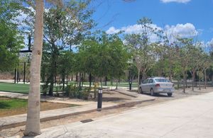 Terreno residencial con amenidades, en venta en Privada Olivia, Mérida.