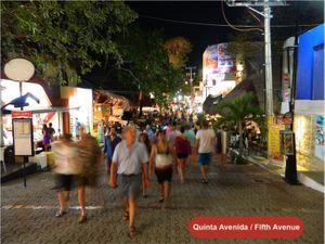 Local comercial a la venta a pasos de la quinta avenida en Playa del Carmen