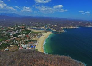 Terreno uso de suelo turístico hotelero a 300 metros de la playa, Bahia Chahue