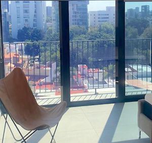 Departamento con 3 balcones, zona flexible, alberca en rooftop, parque central