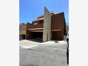 Casa en Venta en Los Azulejos Monterrey