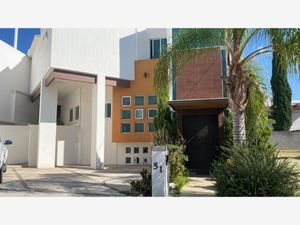 Casa en Venta en Rinconada de los Alamos Querétaro