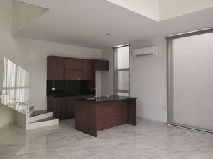 TOWNHOUSE EN RENTA EN COL. PRIMERO DE MAYO EN CD. DEL CARMEN, CAMPECHE