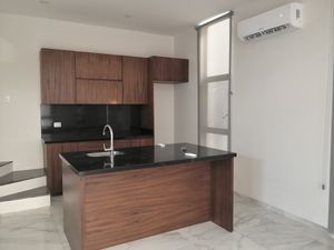 TOWNHOUSE EN RENTA EN COL. PRIMERO DE MAYO EN CD. DEL CARMEN, CAMPECHE