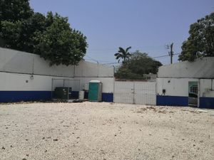 BODEGA CON OFICINAS EN VENTA EN COL. TILA EN CD. DEL CARMEN, CAMPECHE