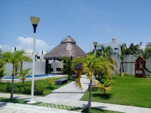 CASA AMUEBLADA EN RENTA EN FRACC. VILLA PALMERAS 2 EN CD. DEL CARMEN, CAMPECHE