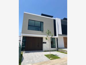 Casa en Venta en Valle Imperial Zapopan