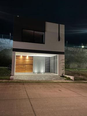 CASA EN VENTA EN CAPITAL NORTE