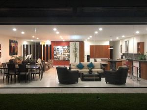 Casa en Venta en Burgos Bugambilias Temixco