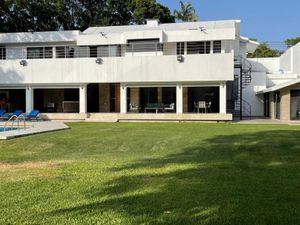 Casa en Venta en Palmira Tinguindin Cuernavaca