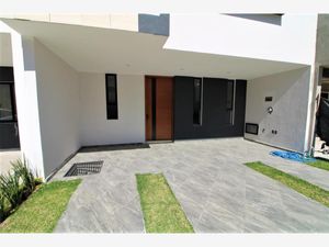 Casa en Venta en Valle Imperial Zapopan