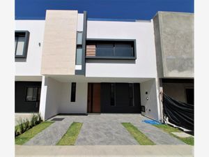 Casa en Venta en Valle Imperial Zapopan