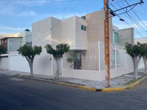 Casa en renta en Ernesto Martinez 100, La Favorita, Celaya, Guanajuato,  38033.