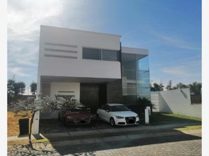 Casa en Venta en Arbolada Bosques de Santa Anita Tlajomulco de Zúñiga